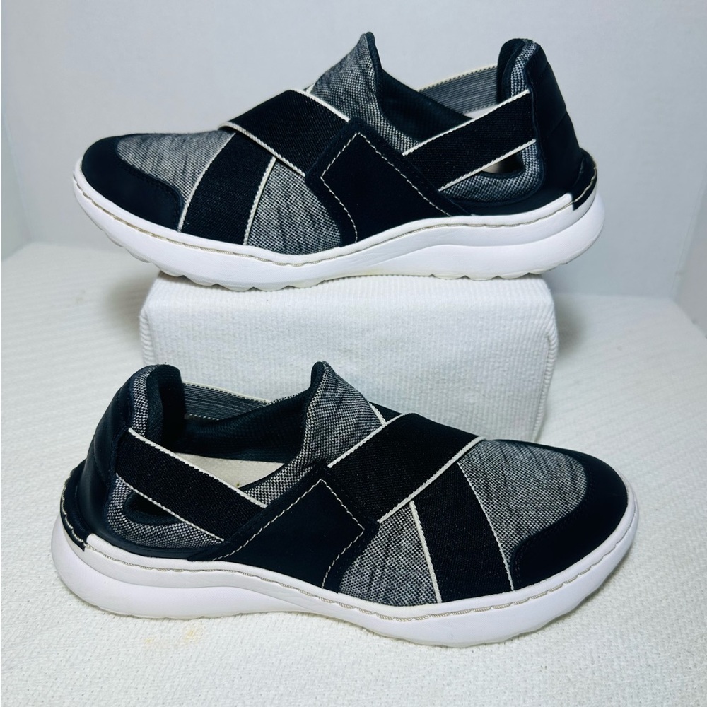 Clarcks Collection Black and Gray Slip-On Sneakers